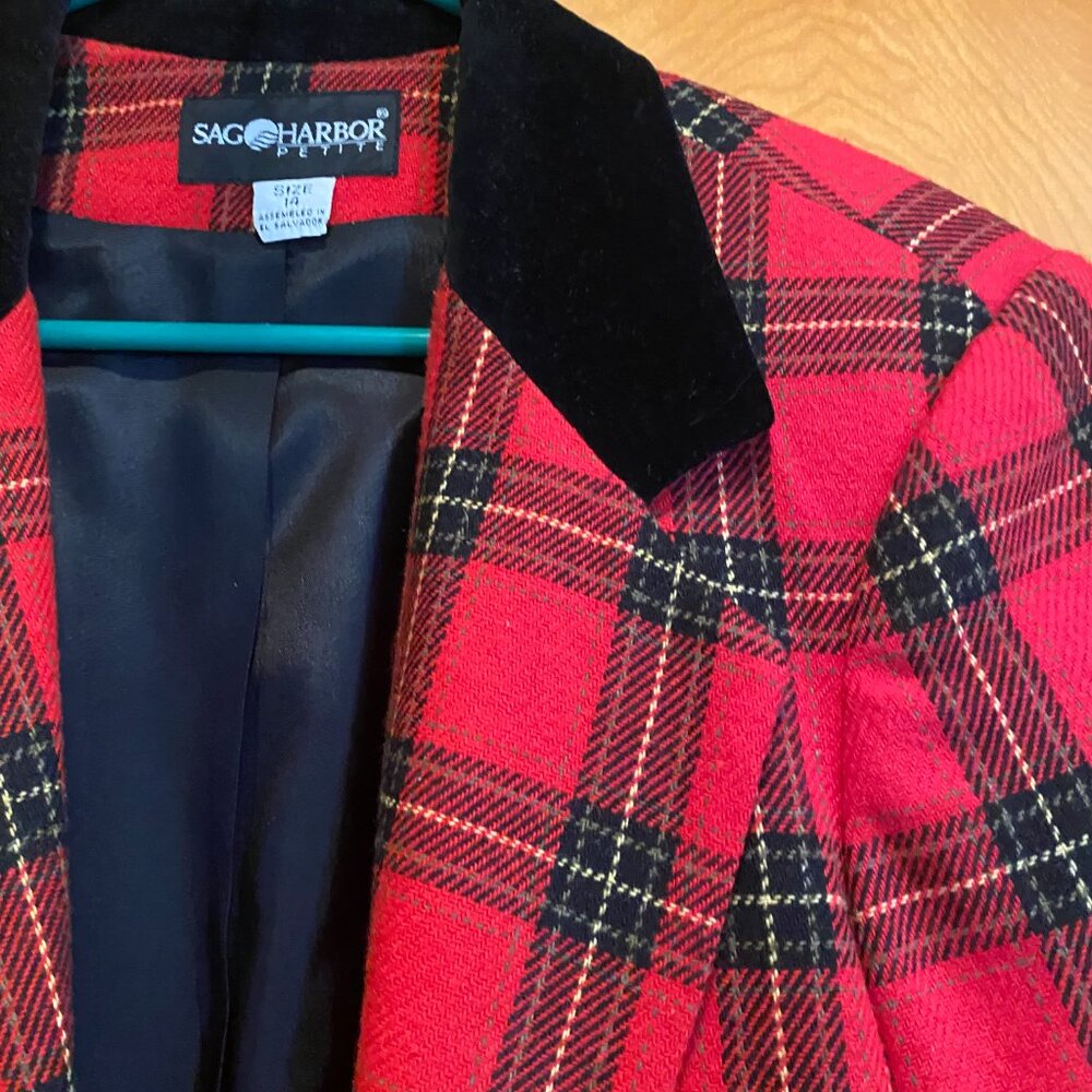 Blazer - Picture 2 of 3